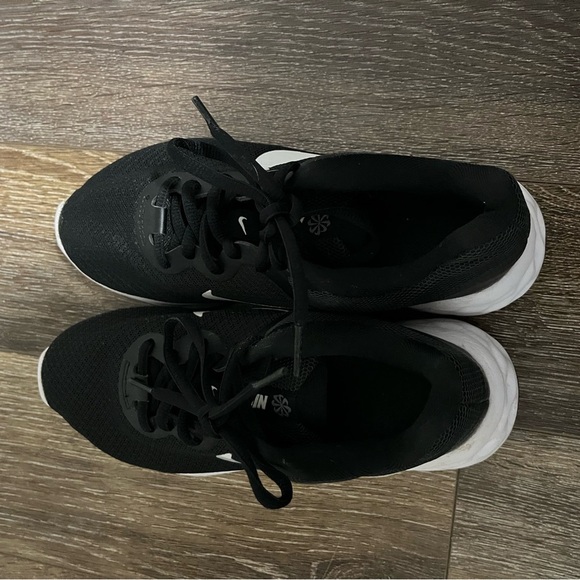 Ladies Nike Revolution Running Shoe - Picture 3 of 7